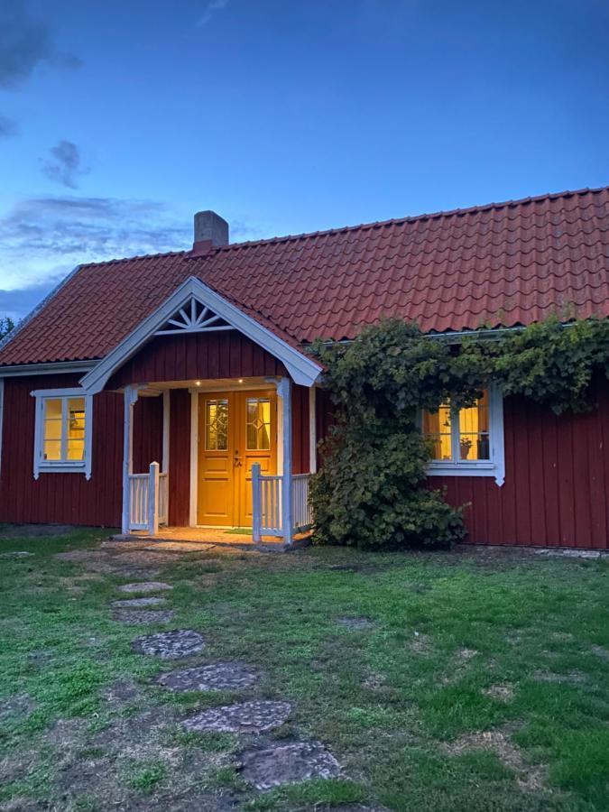 Bo I Egen Stuga Pa Haerlig Oelandsgard Kopingsvik Ngoại thất bức ảnh